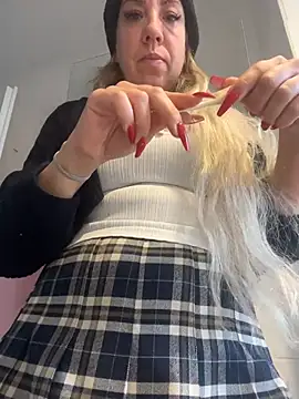 Snapshot of balkanmistress chatting on December 14, 10:09 am balkanmistress online show from December 14, 10:09 am