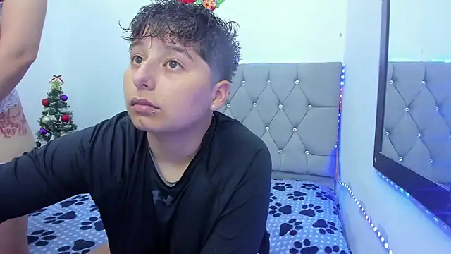 ATHENEA ZULEINYS online show from December 14, 12:10 pm