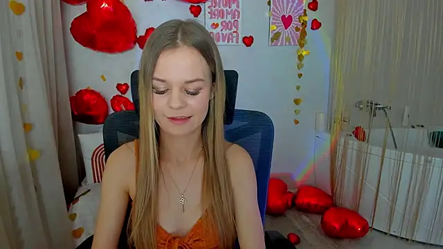 Snapshot of MidnighteAura chatting on February 2, 7:45 pm MidnighteAura online show from February 2, 7:45 pm