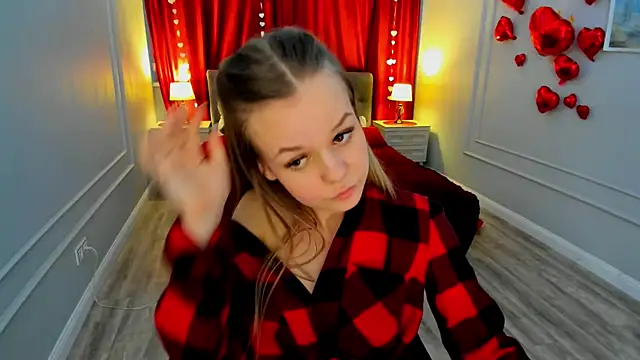 Snapshot of MidnighteAura chatting on March 8, 2:04 am MidnighteAura online show from March 8, 2:04 am