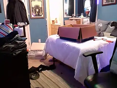 Snapshot of BamaBoi40AL chatting on December 21, 1:18 pm BamaBoi40AL online show from December 21, 1:18 pm