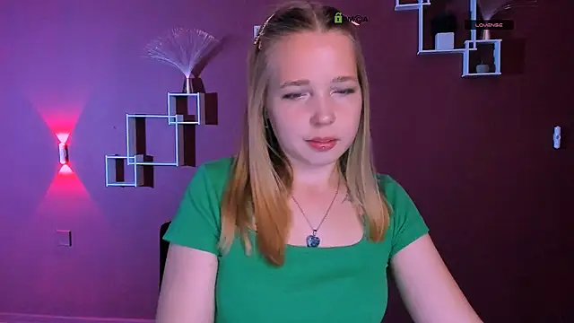 Snapshot of teya_starling chatting on May 11, 7:58 am teya starling online show from May 11, 7:58 am