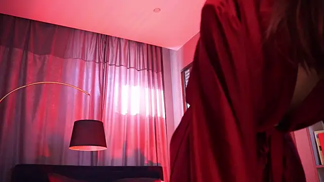Snapshot of Roxa_Lana chatting on June 10, 2:49 pm Roxa Lana online show from June 10, 2:49 pm