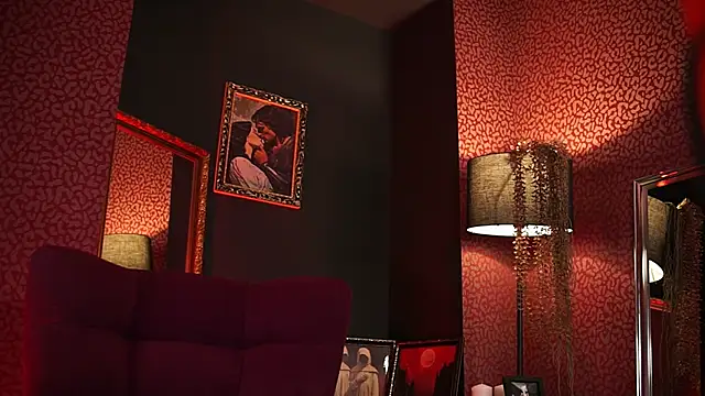 Snapshot of Roxa_Lana chatting on June 20, 1:47 pm Roxa Lana online show from June 20, 1:47 pm