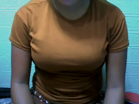 Snapshot of cummingwhore69 chatting on June 8, 2:23 am cummingwhore69 online show from June 8, 2:23 am