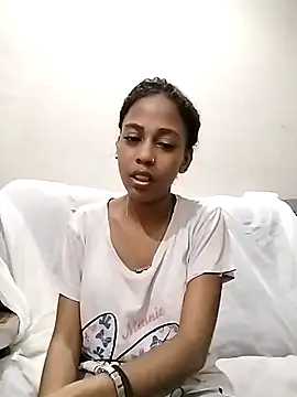 Snapshot of IndianSativa2 chatting on December 15, 10:58 pm IndianSativa2 online show from December 15, 10:58 pm