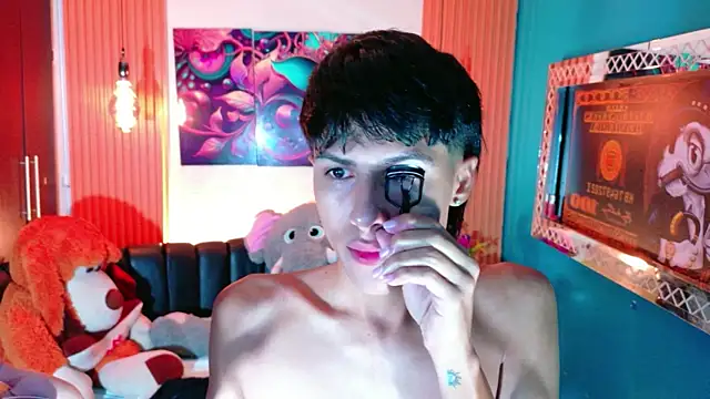 Snapshot of StormLuxX chatting on May 2, 12:10 pm StormLuxX online show from May 2, 12:10 pm