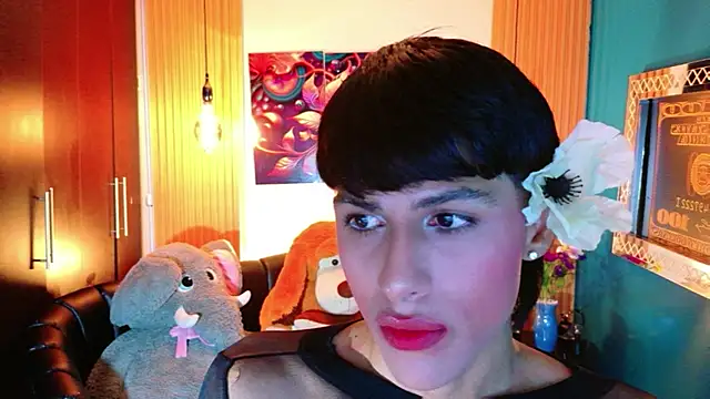 Snapshot of StormLuxX chatting on May 5, 12:46 pm StormLuxX online show from May 5, 12:46 pm
