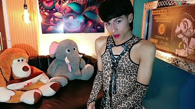 Snapshot of StormLuxX chatting on May 11, 12:11 pm StormLuxX online show from May 11, 12:11 pm