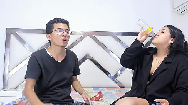 Snapshot of Alexandmelyy chatting on December 17, 2:56 pm Alexandmelyy online show from December 17, 2:56 pm