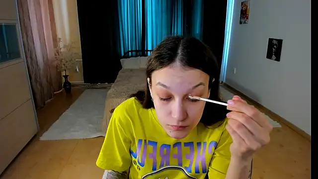 KrisDoeil online show from April 23, 1:51 am