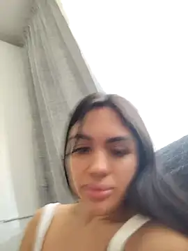 SiennaLuxexx online show from April 2, 10:46 am