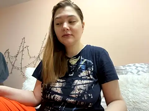 Ungoliant Kiss online show from December 4, 6:12 am