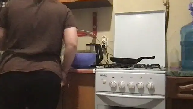 Snapshot of KrisToday chatting on December 5, 1:20 pm KrisToday online show from December 5, 1:20 pm