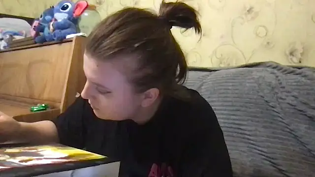 Snapshot of KrisToday chatting on December 18, 4:02 pm KrisToday online show from December 18, 4:02 pm