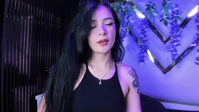 Snapshot of liinzy_rouse69 chatting on April 18, 5:11 am liinzy rouse69 online show from April 18, 5:11 am