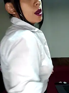 Snapshot of Laura_Daza1 chatting on February 3, 1:38 pm Laura Daza1 online show from February 3, 1:38 pm