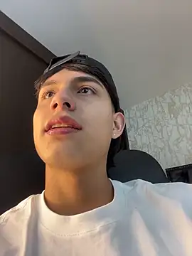 Lander Cruz online show from December 16, 7:52 pm