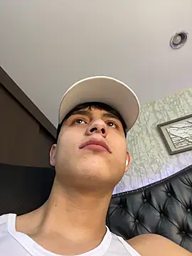 Lander Cruz online show from April 22, 7:26 pm