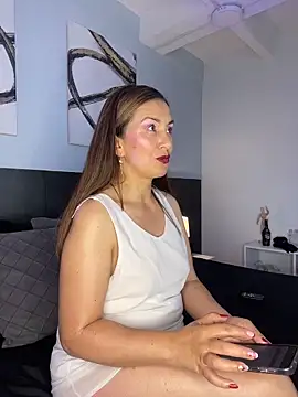 ViennaMilf online show from February 8, 4:38 am