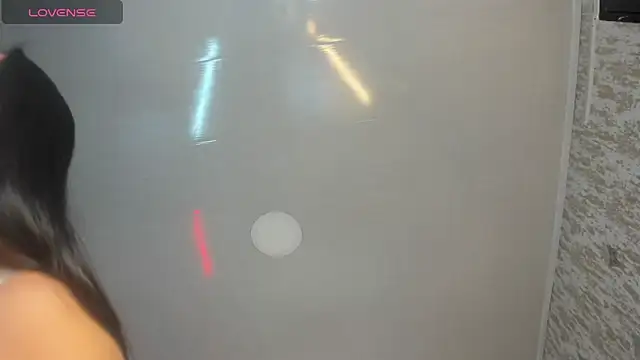 Snapshot of isa_bellaax chatting on December 15, 12:31 pm isa bellaax online show from December 15, 12:31 pm