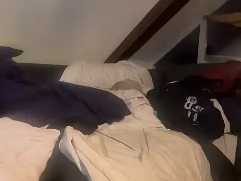 Snapshot of CBT-Sounding chatting on December 3, 11:58 pm CBT-Sounding online show from December 3, 11:58 pm