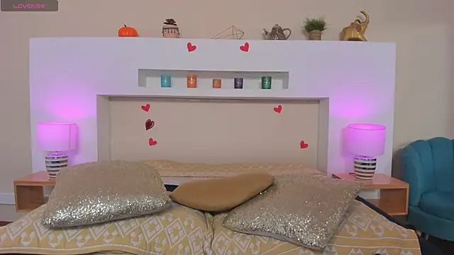 AnikaRomanoff  online show from April 23, 12:29 pm