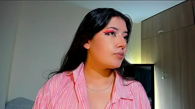Snapshot of x_Adeline_ chatting on May 6, 2:29 am x Adeline online show from May 6, 2:29 am
