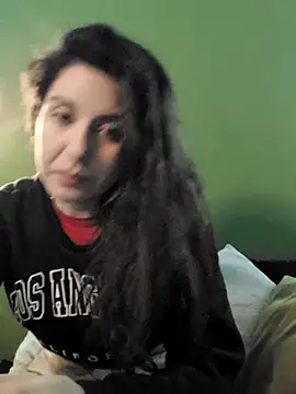 Snapshot of NatyMia chatting on December 4, 4:00 am NatyMia online show from December 4, 4:00 am