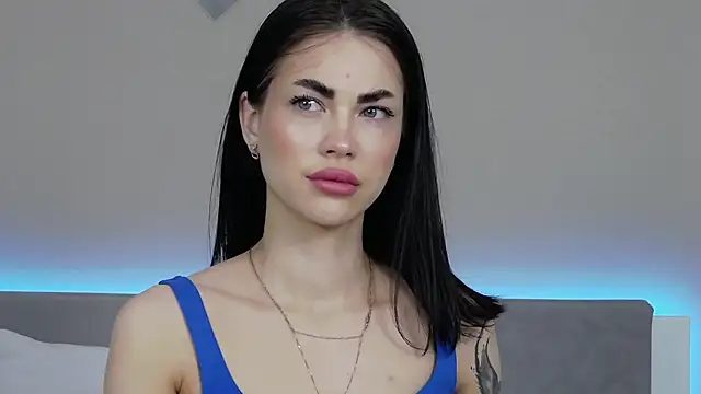 Snapshot of RachaelMils chatting on December 4, 4:00 am RachaelMils online show from December 4, 4:00 am