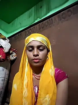 Snapshot of Rakhi_hote chatting on April 23, 8:33 pm Rakhi hote online show from April 23, 8:33 pm
