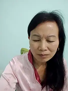 Snapshot of Lili-123k chatting on December 15, 1:10 am Lili-123k online show from December 15, 1:10 am