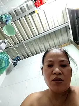 felicity chloe online show from April 19, 6:10 pm