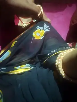 Your-shreya143 online show from April 1, 8:39 pm