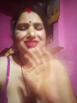 Your-shreya143 online show from April 14, 8:37 pm