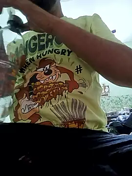 Snapshot of samsexjuice chatting on January 15, 10:09 am samsexjuice online show from January 15, 10:09 am