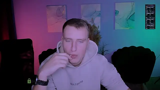 derek hawk  online show from December 14, 11:59 am