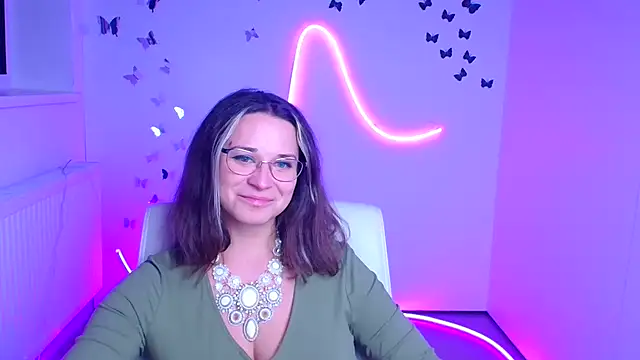 Snapshot of Melodie_Aster chatting on December 19, 7:21 pm Melodie Aster online show from December 19, 7:21 pm