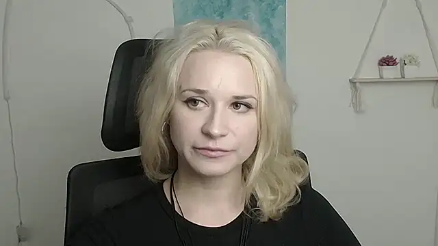 Melodie Aster online show from April 14, 11:27 am