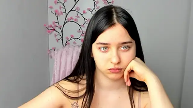 Lilu May online show from April 13, 5:40 pm