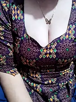 hottyrose69 online show from April 22, 3:57 pm