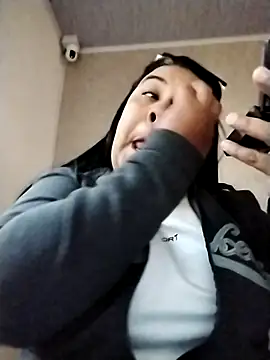 Snapshot of Carameloswing1 chatting on December 14, 11:37 am Carameloswing1 online show from December 14, 11:37 am