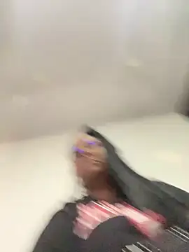 Carameloswing1 online show from April 25, 10:29 pm