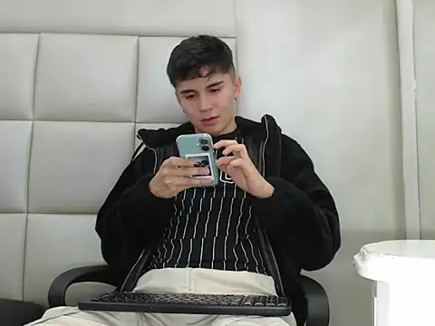 JuanGomm online show from January 15, 7:50 pm