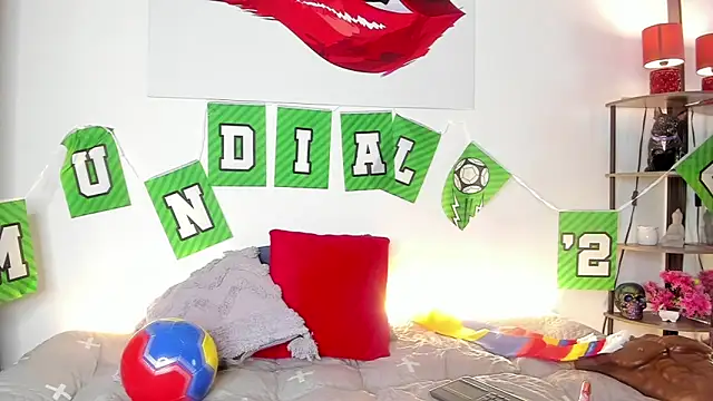 MartiinaEvans online show from June 16, 9:23 am