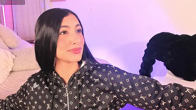 lya  brown online show from June 4, 11:05 am