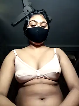 naughtygirl96 online show from December 3, 3:58 am