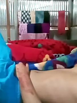 naughtygirl96 online show from April 6, 4:57 am