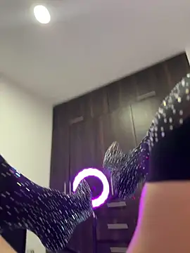 Snapshot of AlaiaSweet__ chatting on December 4, 9:23 pm AlaiaSweet online show from December 4, 9:23 pm