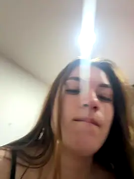 Snapshot of AlaiaSweet__ chatting on December 15, 9:52 pm AlaiaSweet online show from December 15, 9:52 pm